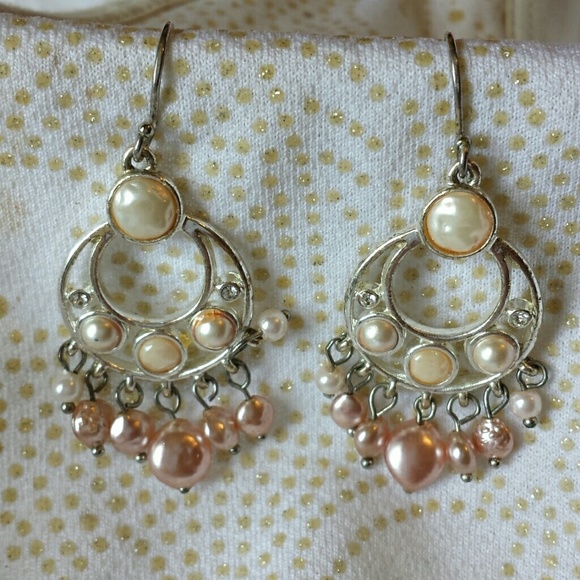 Jewelry - Beautiful pearl fashion earrings